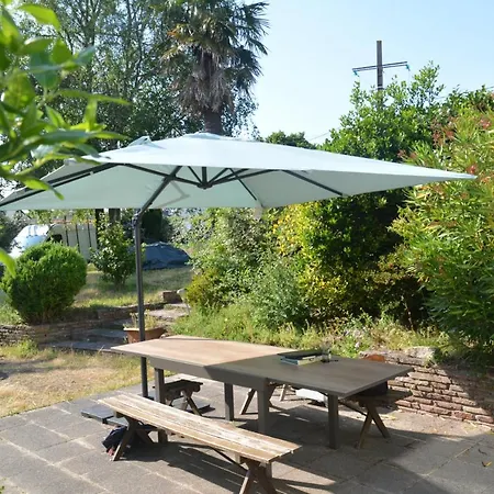 En Famille Piscine Et Grand Jardin Ombrage 