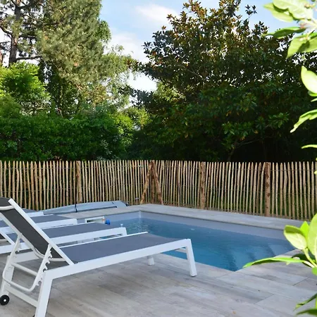 En Famille Piscine Et Grand Jardin Ombrage 