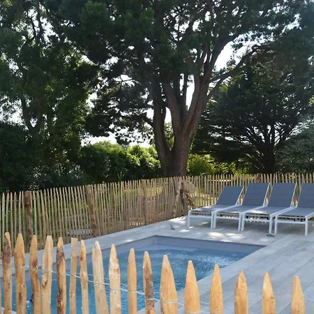 En Famille Piscine Et Grand Jardin Ombrage 
